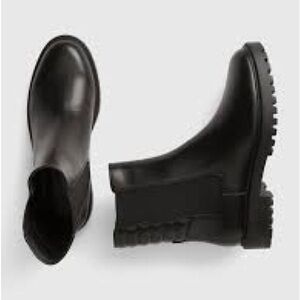 GAP futuristic black moto chelsea boots